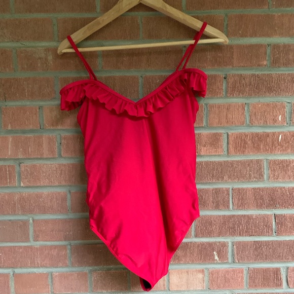🎀Ruffle Red One Piece Swimsuit - Picture 2 of 2